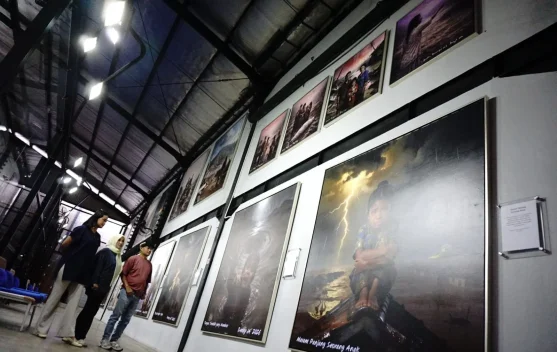 Pameran Lukisan Denny JA Menyambut Ramadan