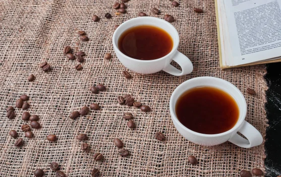 Suka Minum Kopi atau Teh Sangat Panas? Ini Risikonya