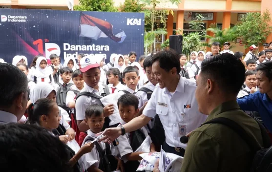 Danantara Perkuat Tata Kelola Aset dan Salurkan Bantuan Alat Sekolah