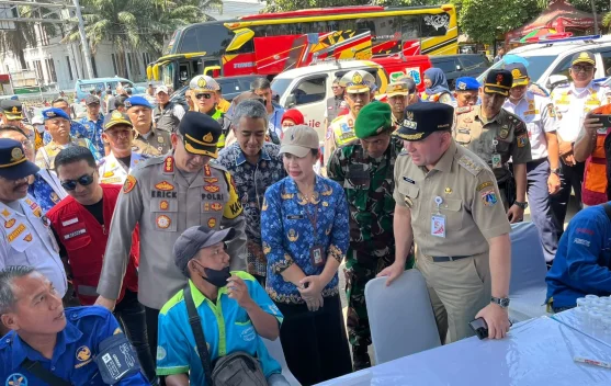 Cegah Kecelakaan saat Mudik, Sopir Bus AKAP di Tanjung Priok Jalani Tes Urine