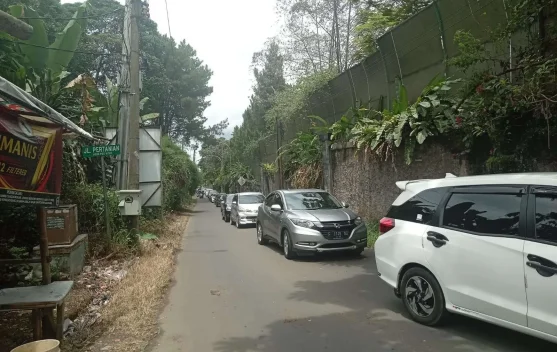 Polres Cianjur Imbau Warga Tertib di Jalur Alternatif Puncak