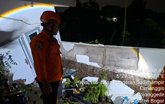 Longsor di Kabupaten Bogor: Puluhan Warga Mengungsi Akibat Hujan Deras