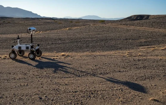 Uji Coba Rover di Gurun, ERNEST Siap Jelajah Bulan Lebih Cepat