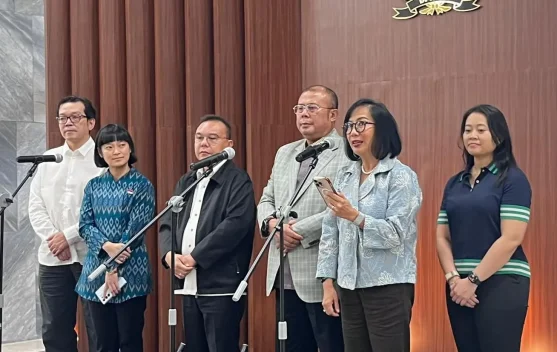 Mulai 1 Juli 2026, Gojek dan Grab Berlakukan Komisi 8 Persen untuk Pengemudi Ojol - RRI.co.id