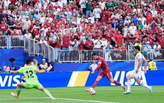 Portugal Pesta Gol, Cristiano Ronaldo Bungkam Kritikus: Jangan Lupa Siapa Saya - RRI.co.id