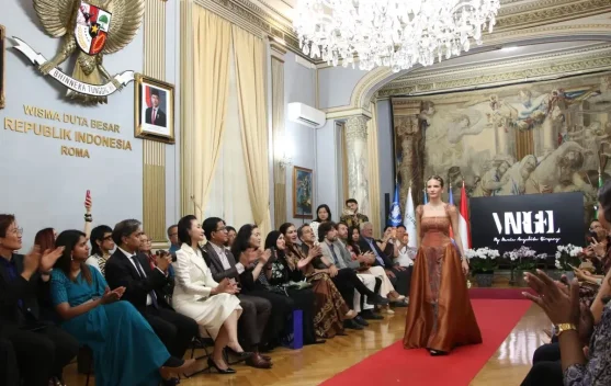 KBRI Roma Promosikan Wastra dan Ekonomi Kreatif lewat Peragaan Busana - RRI.co.id