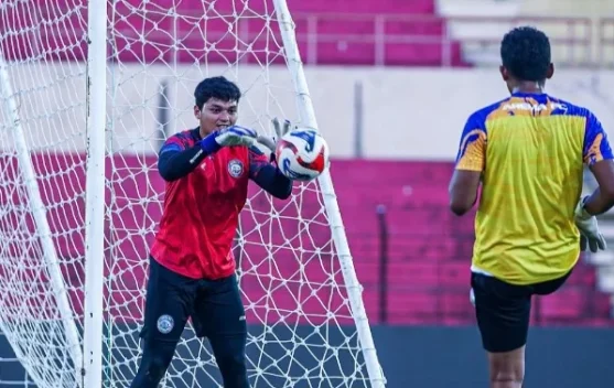 Arema Jaga Fondasi Tim, Adi dan Gianluca Tetap Bertahan - RRI.co.id