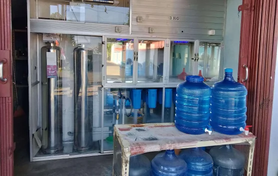 DPR Kaji Aturan Penggunaan Galon Isi Ulang dan Mikroplastik - RRI.co.id