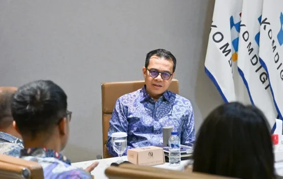 Hadapi Era AI, Wamenkomdigi: Literasi Digital Harus Relevan dengan Perkembangan - RRI.co.id