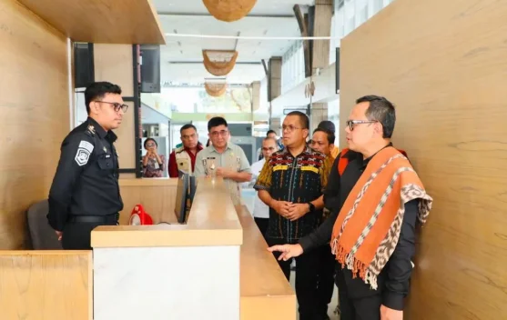 Wamendagri Tinjau Pelayanan Publik di PLBN Motaain - RRI.co.id