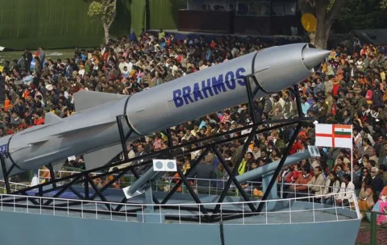 DPR Soroti Rencana Pengadaan Rudal BrahMos, Pemerintah Diminta Transparan - RRI.co.id