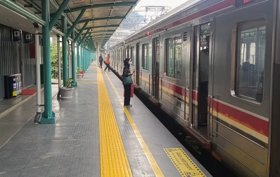 Seminggu Beroperasi, Pengguna Commuter Line Stasiun JIS Melonjak 300 Persen - RRI.co.id