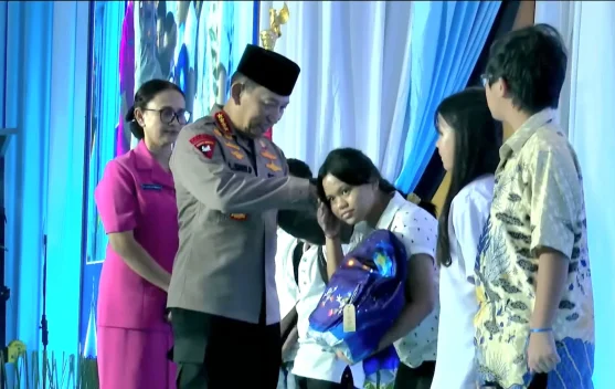 Polri Beri Santunan untuk Anak Yatim dalam Rangka Hari Bhayangkara ke-80 - RRI.co.id