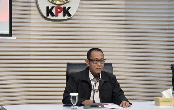 KPK Tahan Bupati Kuansing Terkait Dugaan Suap Jual Beli Jabatan - RRI.co.id