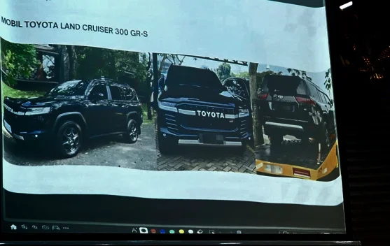 KPK: Bupati Kuansing Diduga Minta Toyota Land Cruiser untuk Loloskan Jabatan Sekda - RRI.co.id