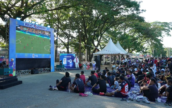 Masyarakat Padati Nobar Piala Dunia, Suasana Tetap Tertib dan Meriah - RRI.co.id
