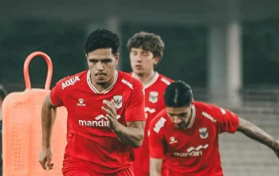 Persib Kejutkan Bursa Transfer, Datangkan Ragnar Oratmangoen - RRI.co.id