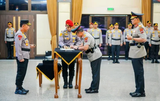 Kapolri Pimpin Pelantikan dan Sertijab Enam Kapolda Jajaran, Ini Daftarnya - RRI.co.id