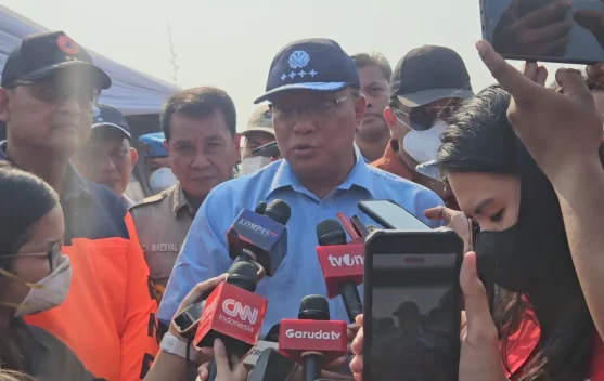 Menteri LH Pastikan Kerja Tim Gabungan Padamkan TPA Jatiwaringin - RRI.co.id