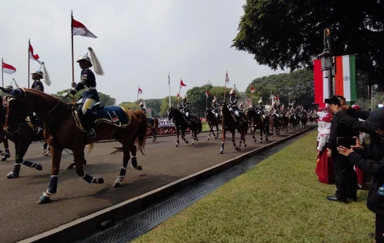 Ratusan Pasukan Berkuda, Kawal Ketibaan PM India Modi - RRI.co.id