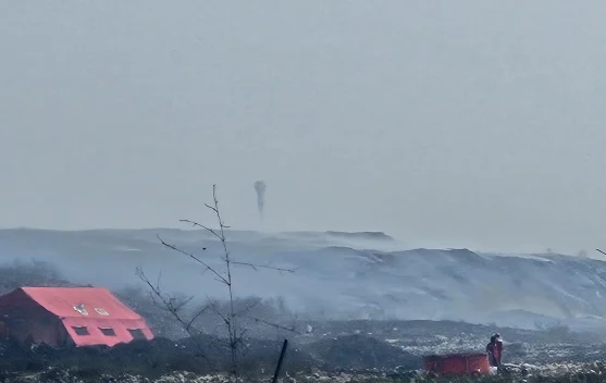 WALHI Paparkan Dampak Luas Pencemaran Kebakaran TPA Jatiwaringin - RRI.co.id
