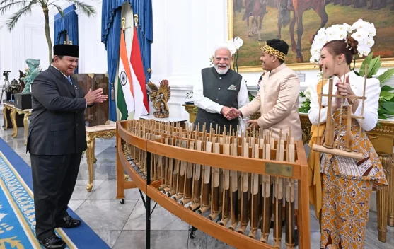 Diplomasi Budaya, Presiden Beri PM Modi 'Hadiah' Angklung - RRI.co.id