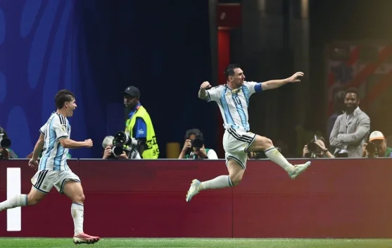 Messi Lolos, VAR Disorot, Keputusan Wasit Picu Gelombang Protes di Piala Dunia 2026 - RRI.co.id