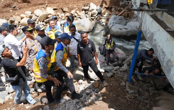 Menteri Dody Instruksikan Penguatan Jembatan Enang-Enang Demi Keselamatan Warga - RRI.co.id