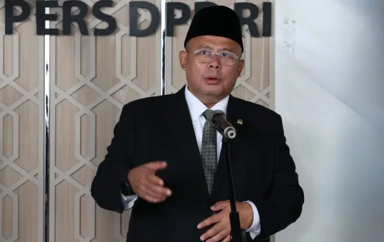DPR Minta Pemda Tak Lagi Rumahkan Guru Honorer - RRI.co.id