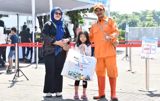 Pertamina Salurkan 20.028 Paket Perlengkapan Sekolah - RRI.co.id