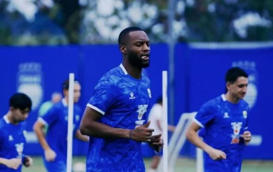 Igor Tolic Pimpin Latihan Perdana Persib, Optimisme Menggelora - RRI.co.id