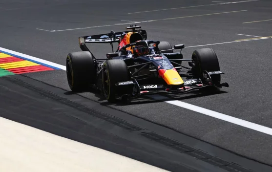 Verstappen Tercepat pada FP1 GP Belgia, Hamilton Tempel Ketat