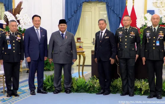 PM Tailan Beri Medali Kehormatan Angkatan Bersenjata untuk Presiden Prabowo