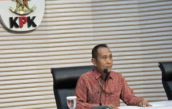 KPK Tahan Tiga Tersangka Kasus Digitalisasi SPBU Pertamina - RRI.co.id