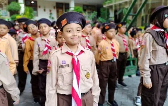 Lima Cara Membantu Anak Siap Ikuti Upacara HUT Ke-81 RI Pertama Kali