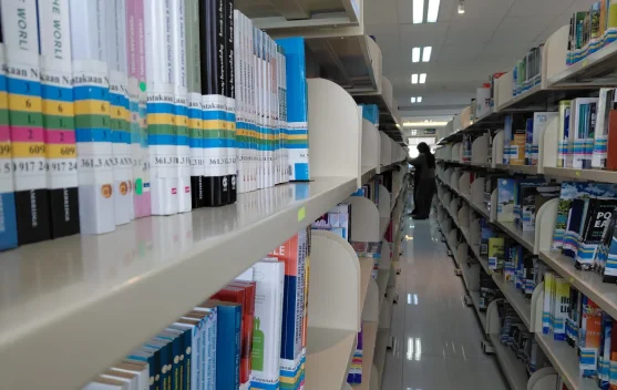 Cerita Siswa Kurangi Ketergantungan Gawai agar Fokus Baca Buku