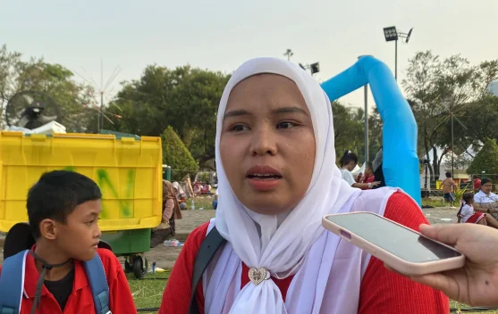 Dari Subuh, Keluarga Kecil Asal Bogor Berburu Cerita di Pesta Rakyat Monas
