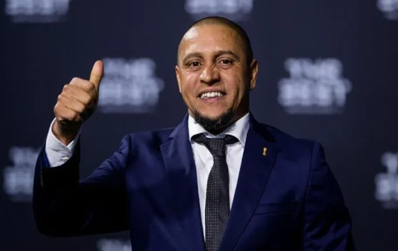 Legenda Brasil Roberto Carlos Dikabarkan Memeluk Agama Islam