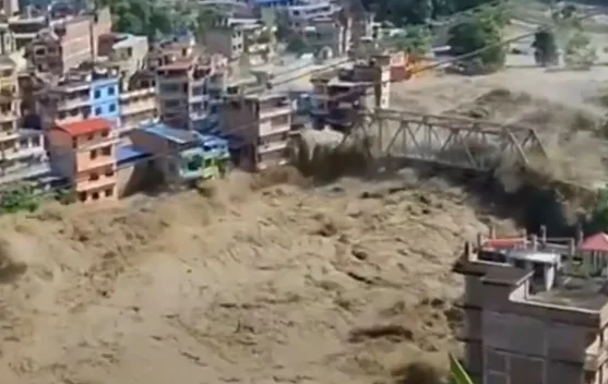 Sedikitnya 10.000 Keluarga Kehilangan Rumah akibat Banjir Nepal