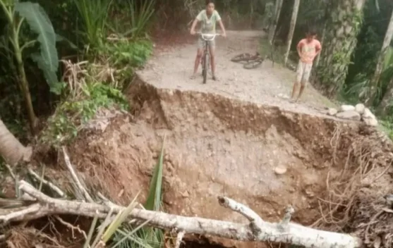 Jembatan di Gampong Adan Aceh Putus akibat Banjir, Akses Petani Lumpuh