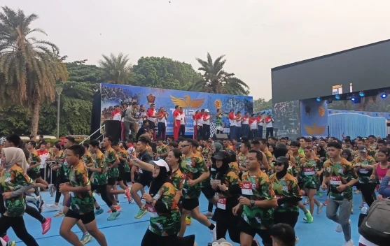 Antusiasme Peserta Lari Semarakkan TNI Run 2026 di Monas