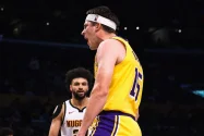 Lakers Taklukkan Nuggets 127-125 lewat Drama Overtime