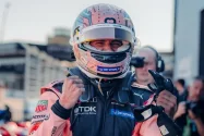 Raih Kemenangan Perdana, Nico Mueller Juara Race 1 Berlin E-Prix 2026