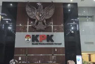 Gelar OTT, KPK Amankan Bupati Pemalang Anom Widiyantoro