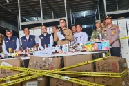 BPOM Segel Gudang Kosmetik Impor Ilegal di Tangerang