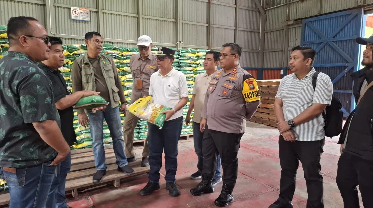 Wabup Jarmin Pantau Stok Beras Ranai