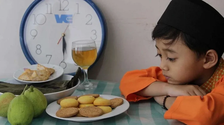 Cara Mengajarkan Puasa pada Anak Usia Dini