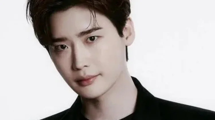 Aktor Lee Joung Suk Akan Perankan Drama Baru
