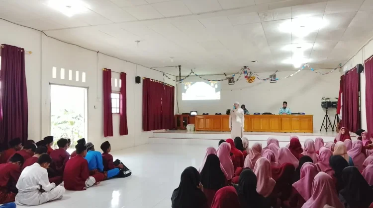 Pesantren Kilat SMAN1 Pulau Tiga Barat Disambut Meriah