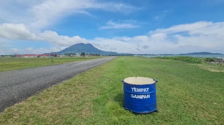 Lanud RSA Natuna Siapkan Puluhan Tong Sampah